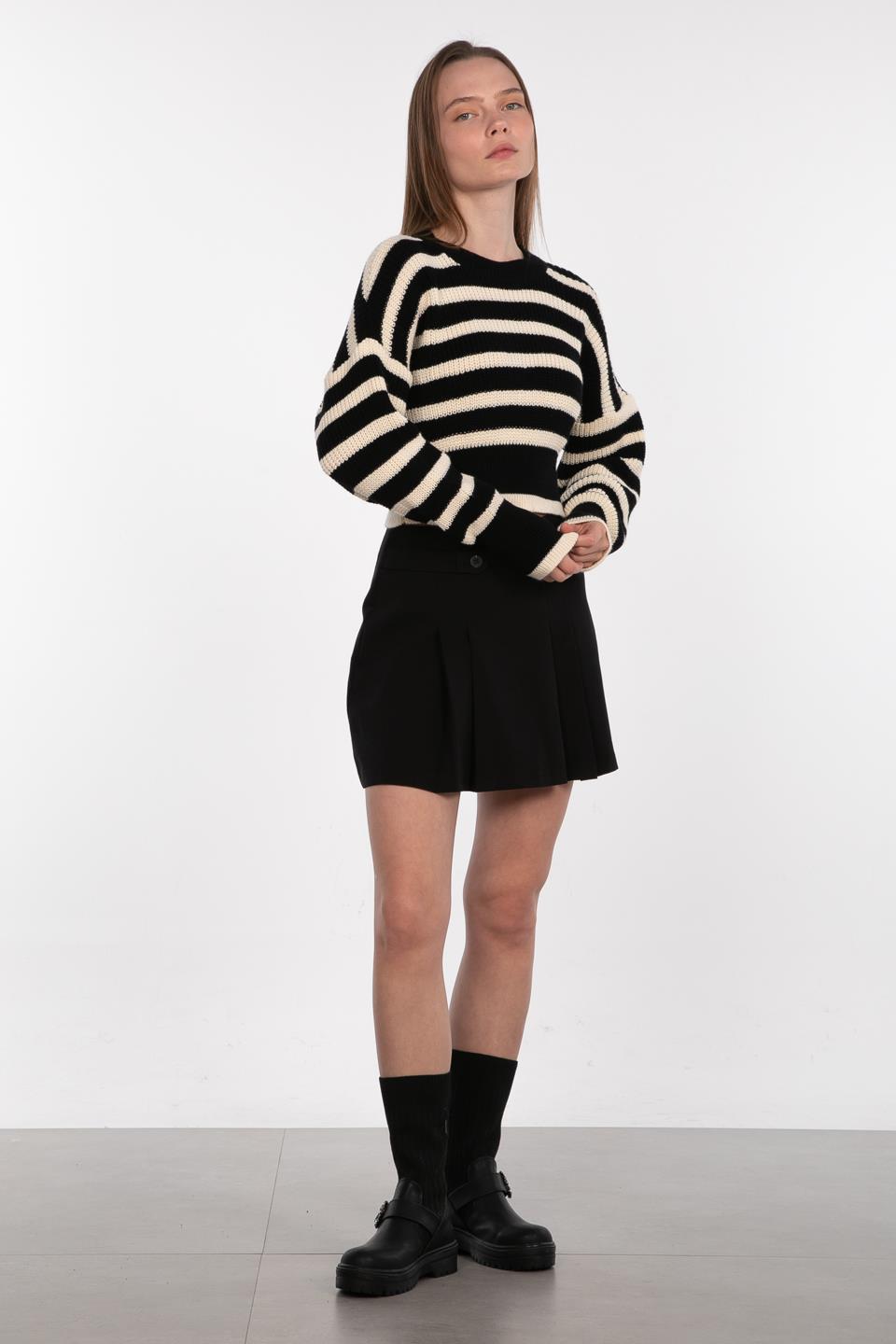 Çizgili bisiklet yaka kazak-7050 Siyah/Ten