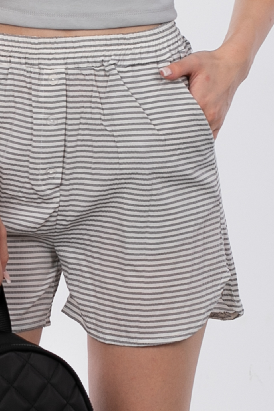 Çizgili düğme detay mini şort-2040 Siyah