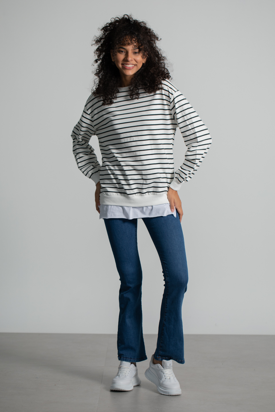 Çizgili Eteği Garnili Sweatshirt - Beyaz