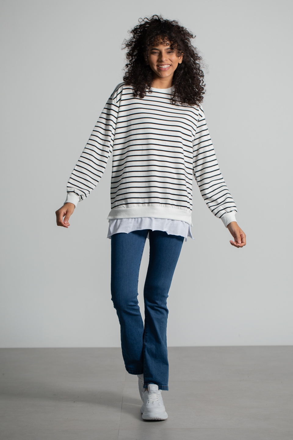 Çizgili Eteği Garnili Sweatshirt - Beyaz