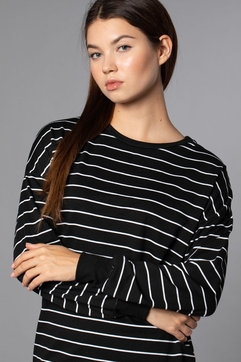 Çizgili Etek Ucu Garnili Sweatshirt-Siyah