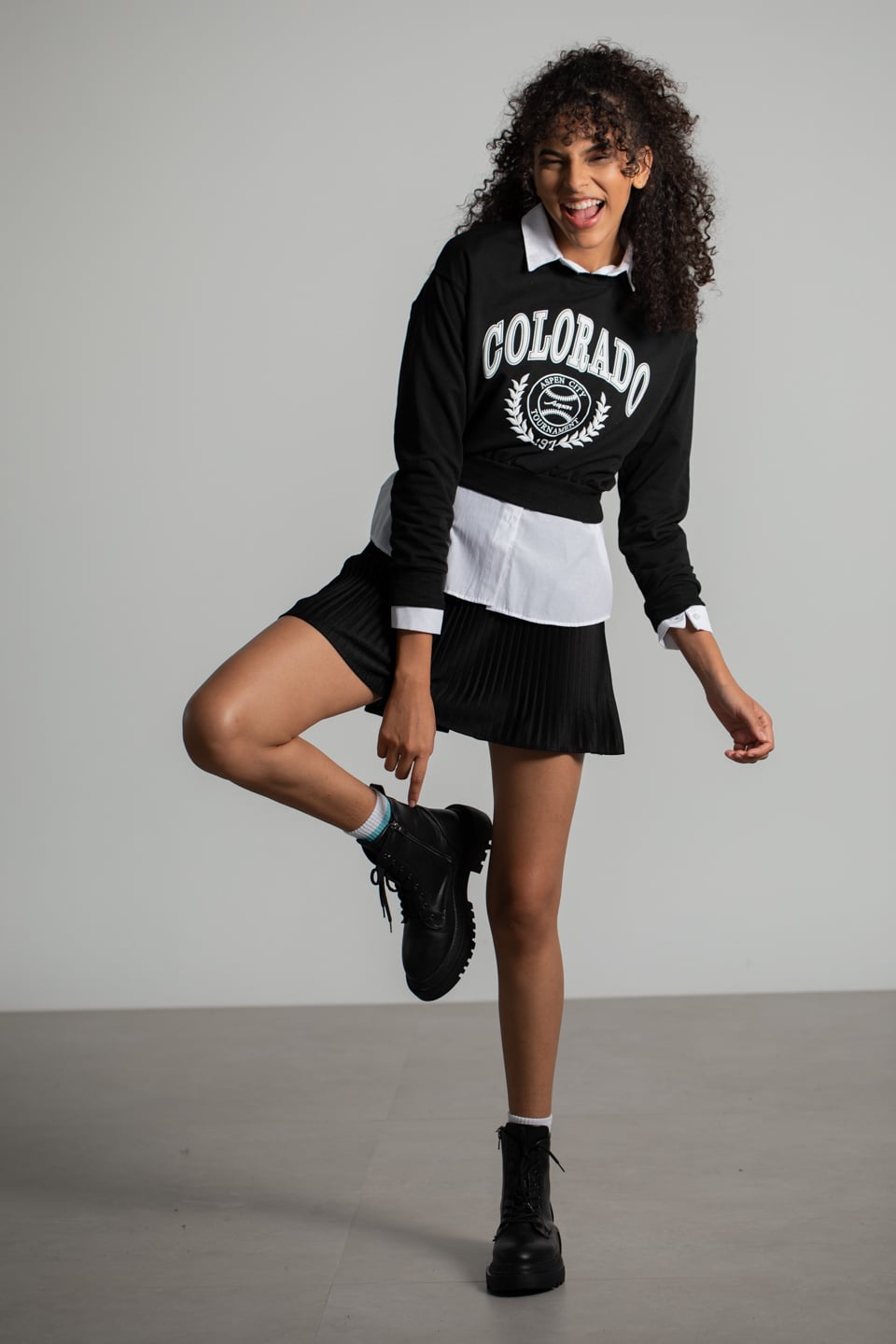 Colorado Baskılı Kısa Sweatshirt - Siyah