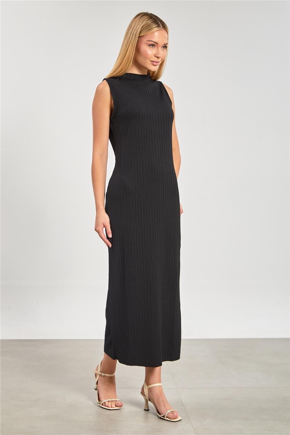 Dik yaka kolsuz uzun elbise-EL-00163 Siyah