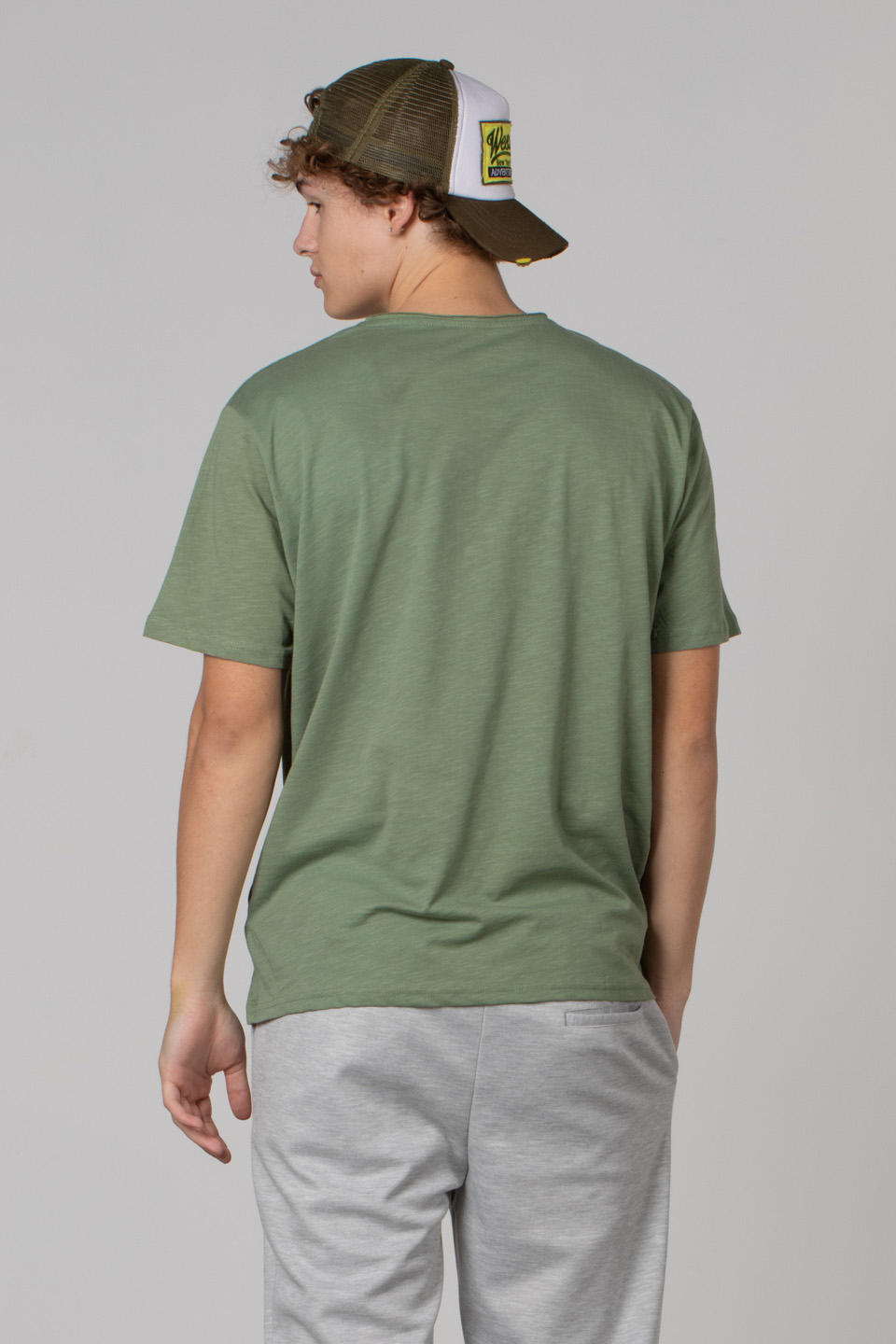 Göğüs cepli relax fit t-shirt-2000 Elma Yeşil