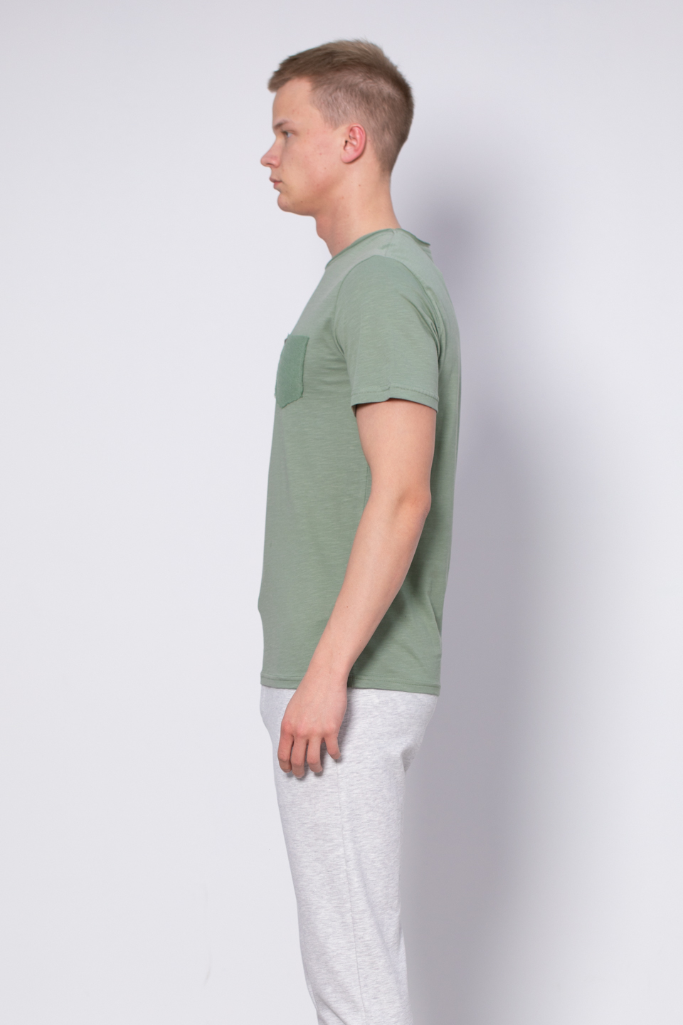 Göğüs cepli t-shirt-2000 Elma
