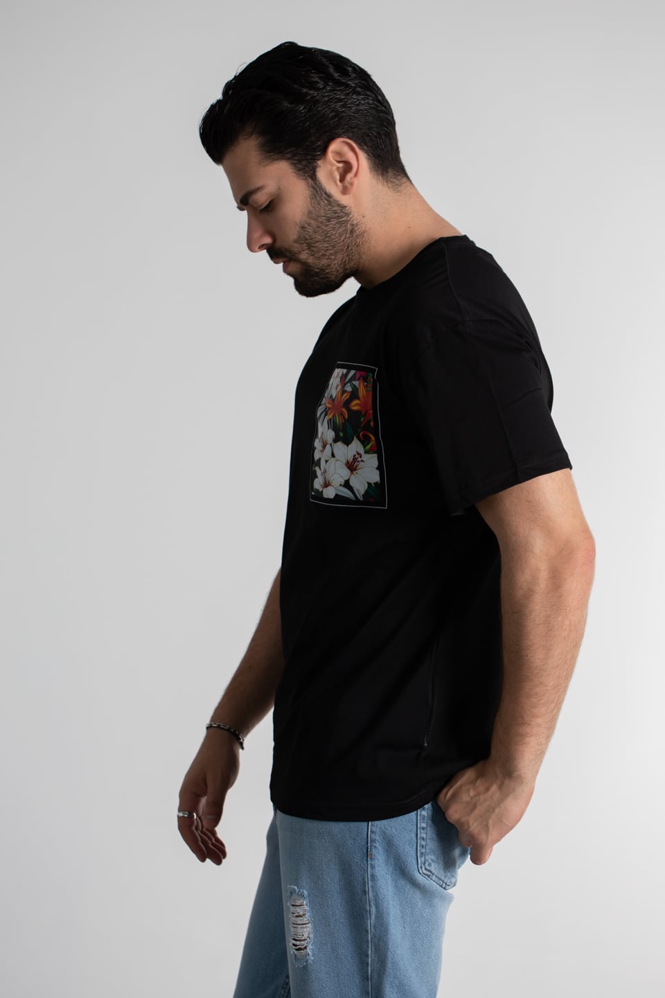 Göğüs çiçek baskılı oversize t-shirt-4460 Siyah