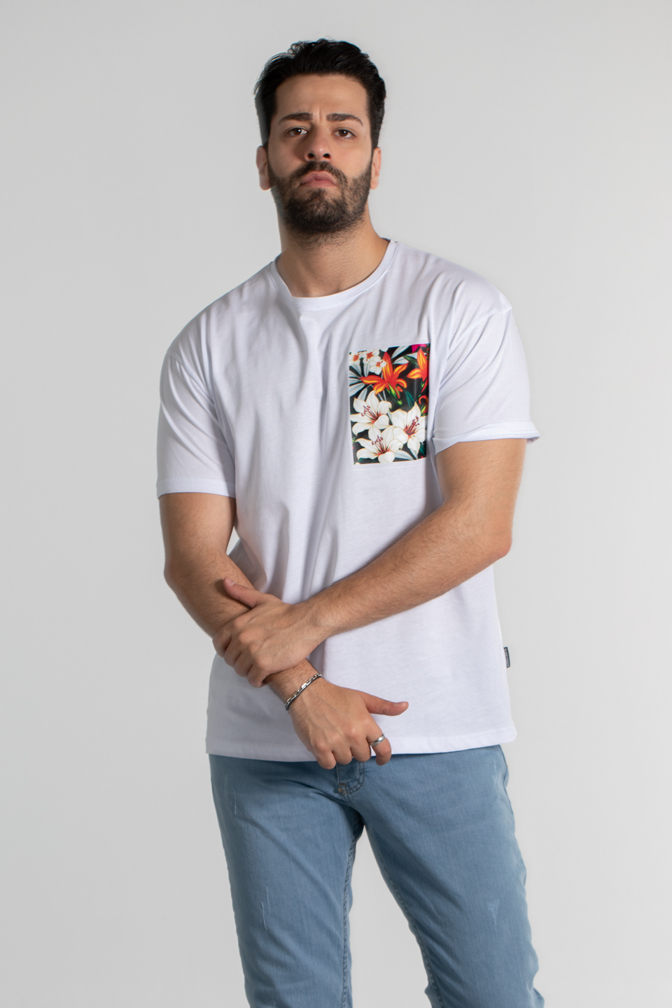 Göğüs çiçek baskılı oversize t-shirt-4460 Beyaz