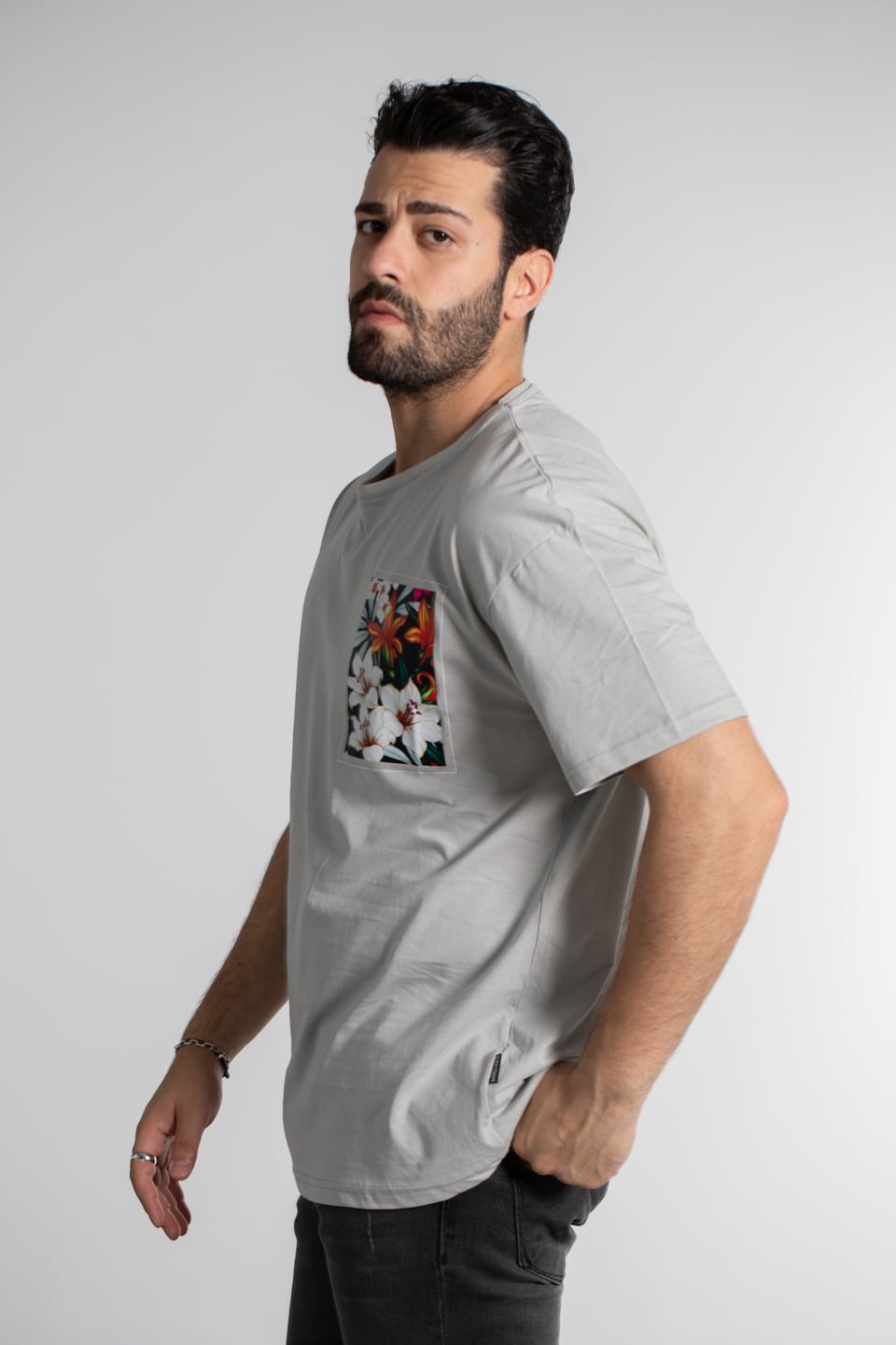 Göğüs çiçek baskılı oversize t-shirt-4460 B.Gri