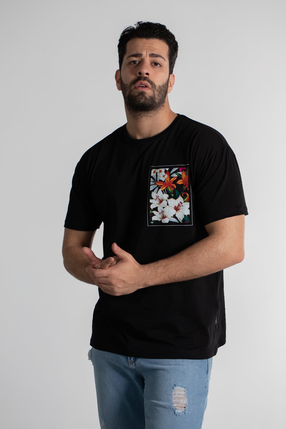 Göğüs çiçek baskılı oversize t-shirt-4460 Siyah