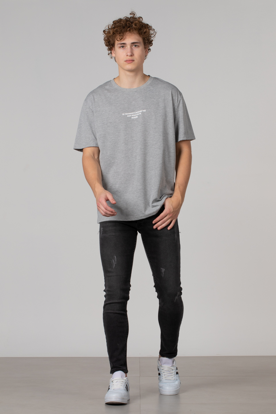 Göğüs yazı baskılı t-shirt-2624 Gri Melanj