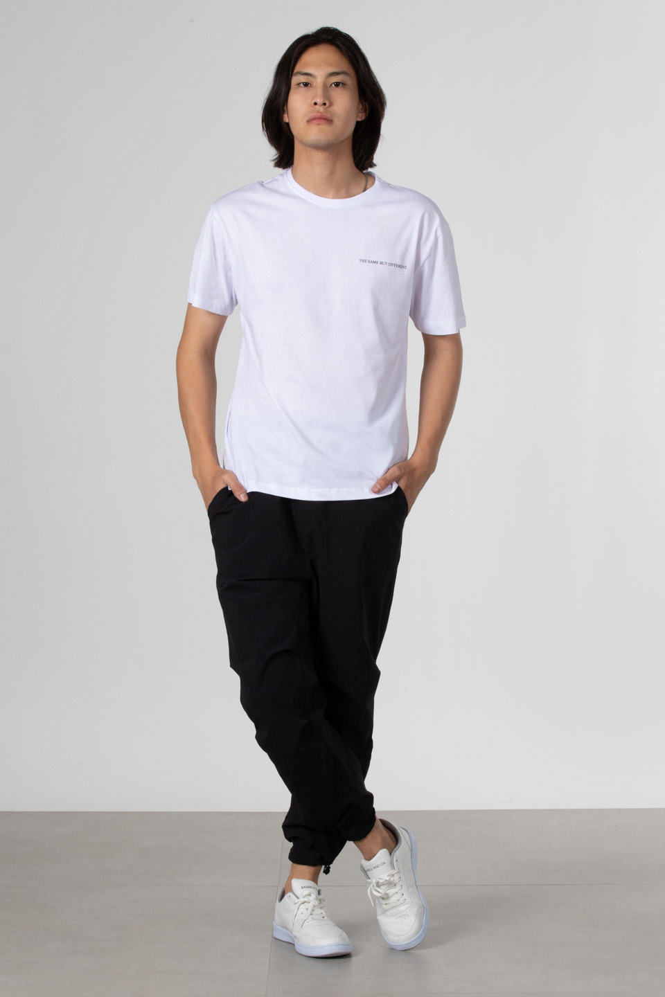Göğüs yazılı arka baskılı t-shirt-1003 Beyaz