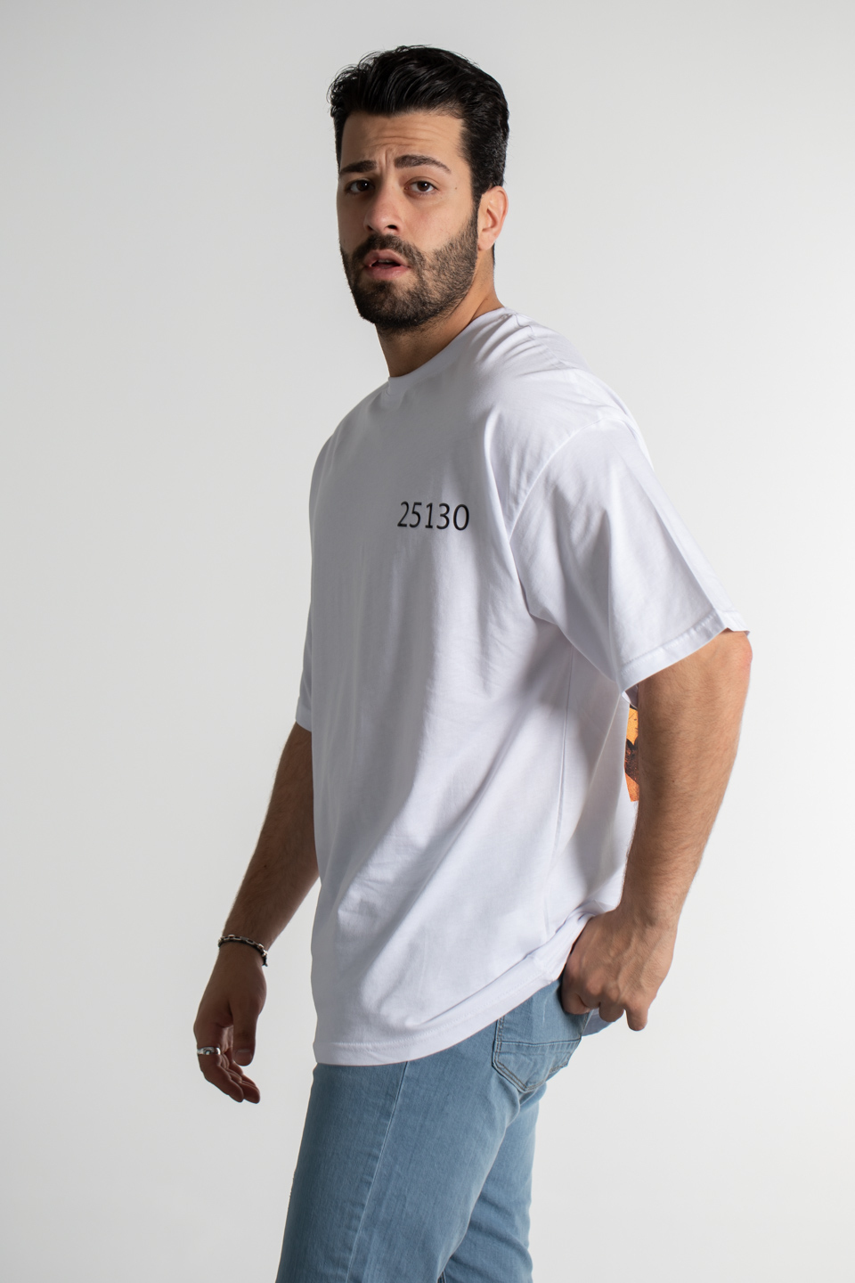 Göğüsü baskılı t-shirt-4001 Beyaz
