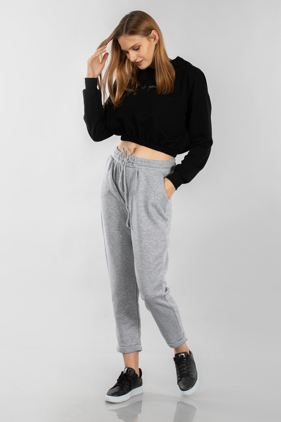 Hologram yazı baskılı crop sweatshırt-9670 Siyah