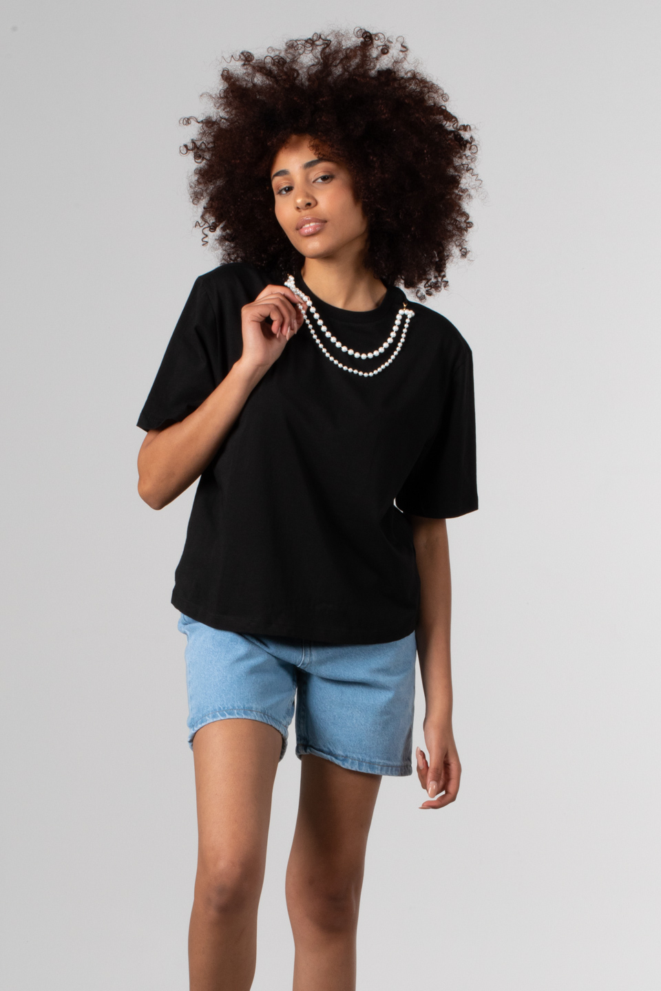 İnci kolye detaylı t-shirt-99079 Siyah