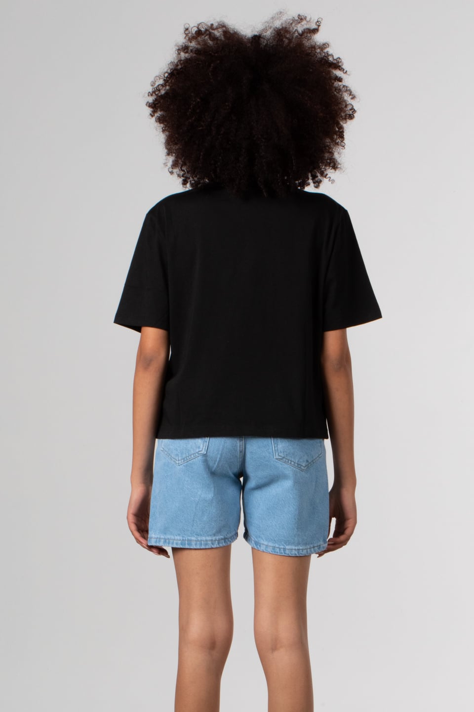 İnci kolye detaylı t-shirt-99079 Siyah