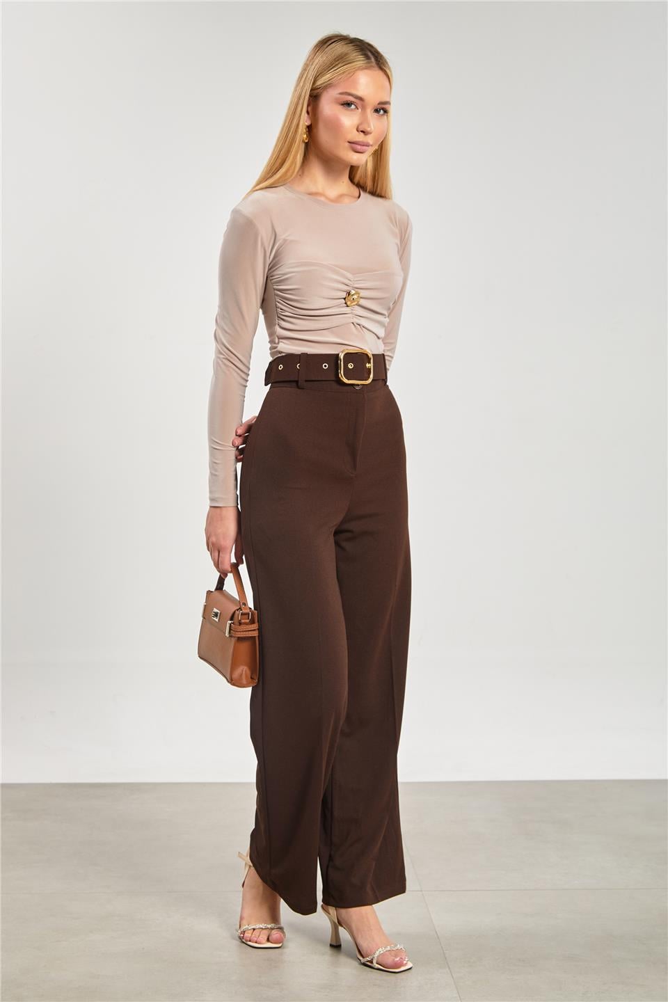 Kadın Kemerli Bol Paça Kumaş Pantolon - Kahve