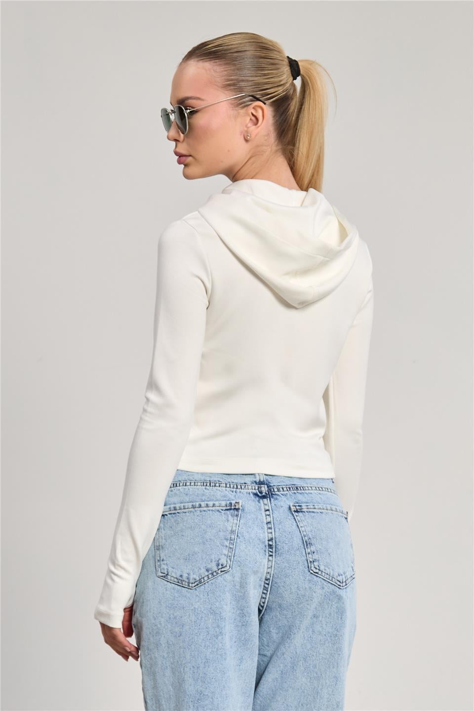 Kadın Parmak Geçmeli Fermuarlı Sweatshirt - Ekru