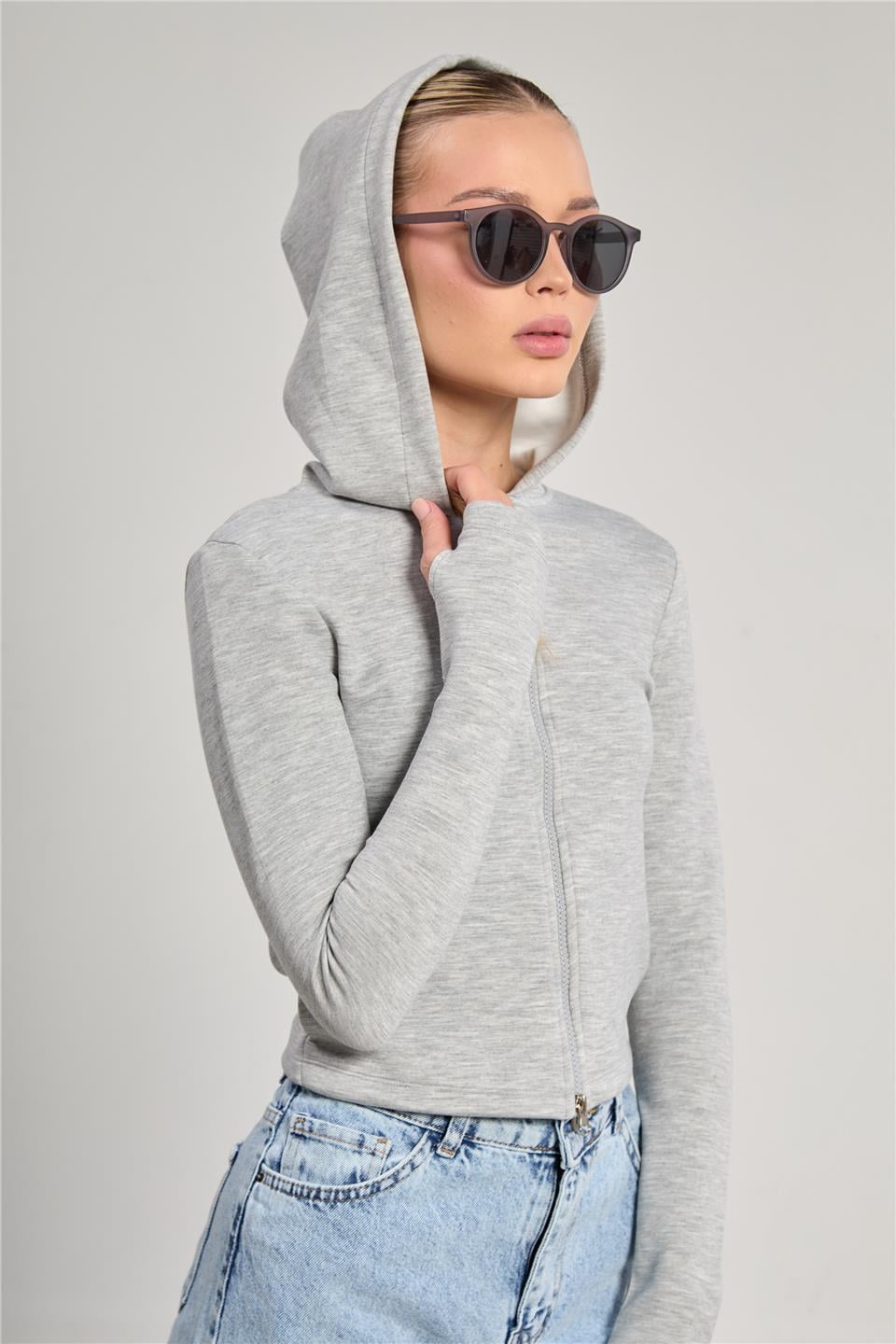 Kadın Parmak Geçmeli Fermuarlı Sweatshirt - Kar Melanj