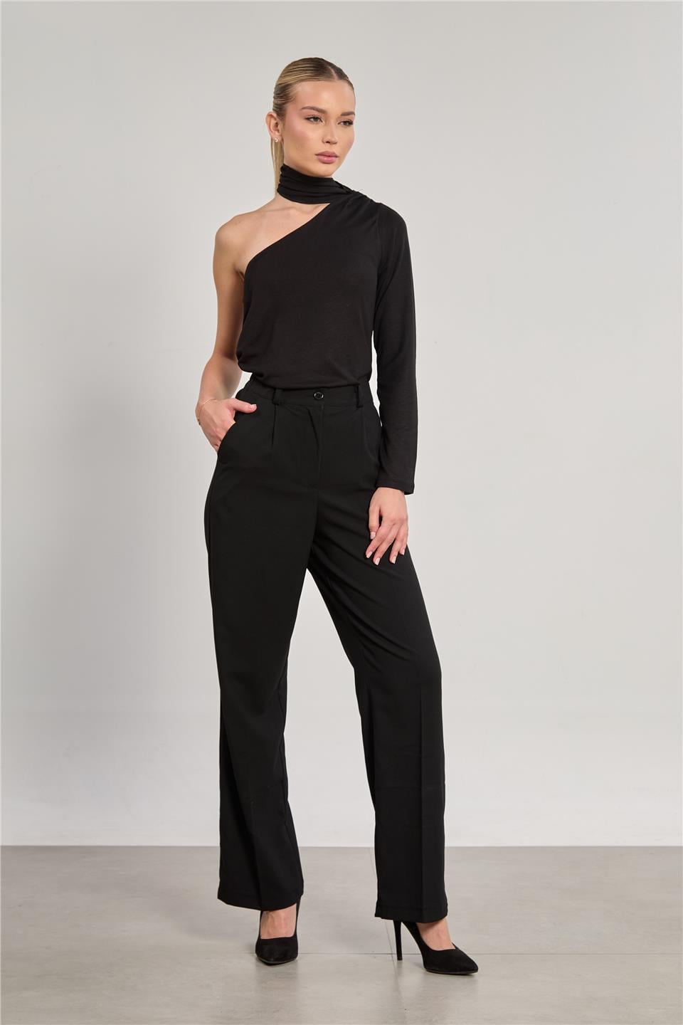 Kadın Yaka Fularlı Tek Kol Body - Siyah