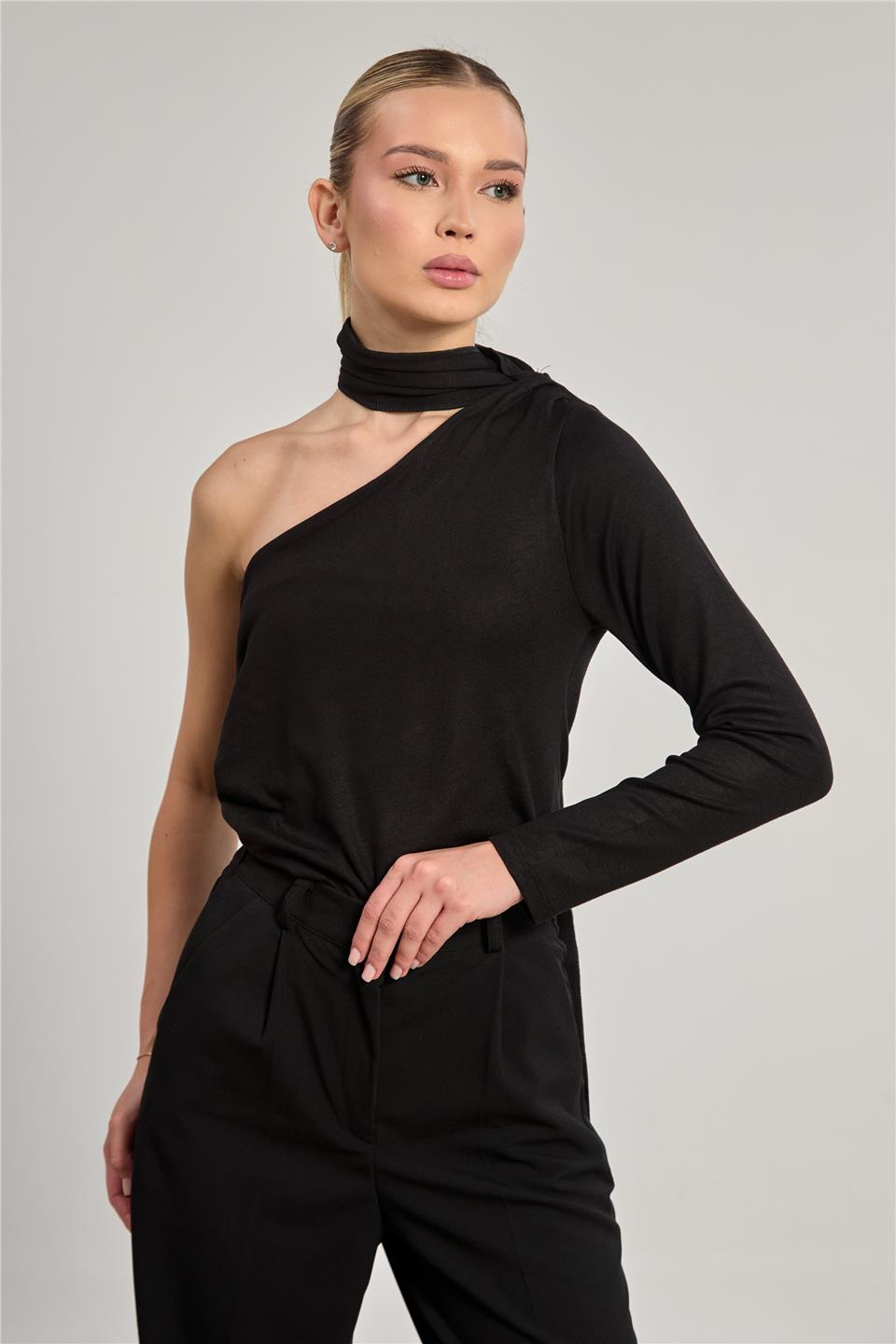 Kadın Yaka Fularlı Tek Kol Body - Siyah