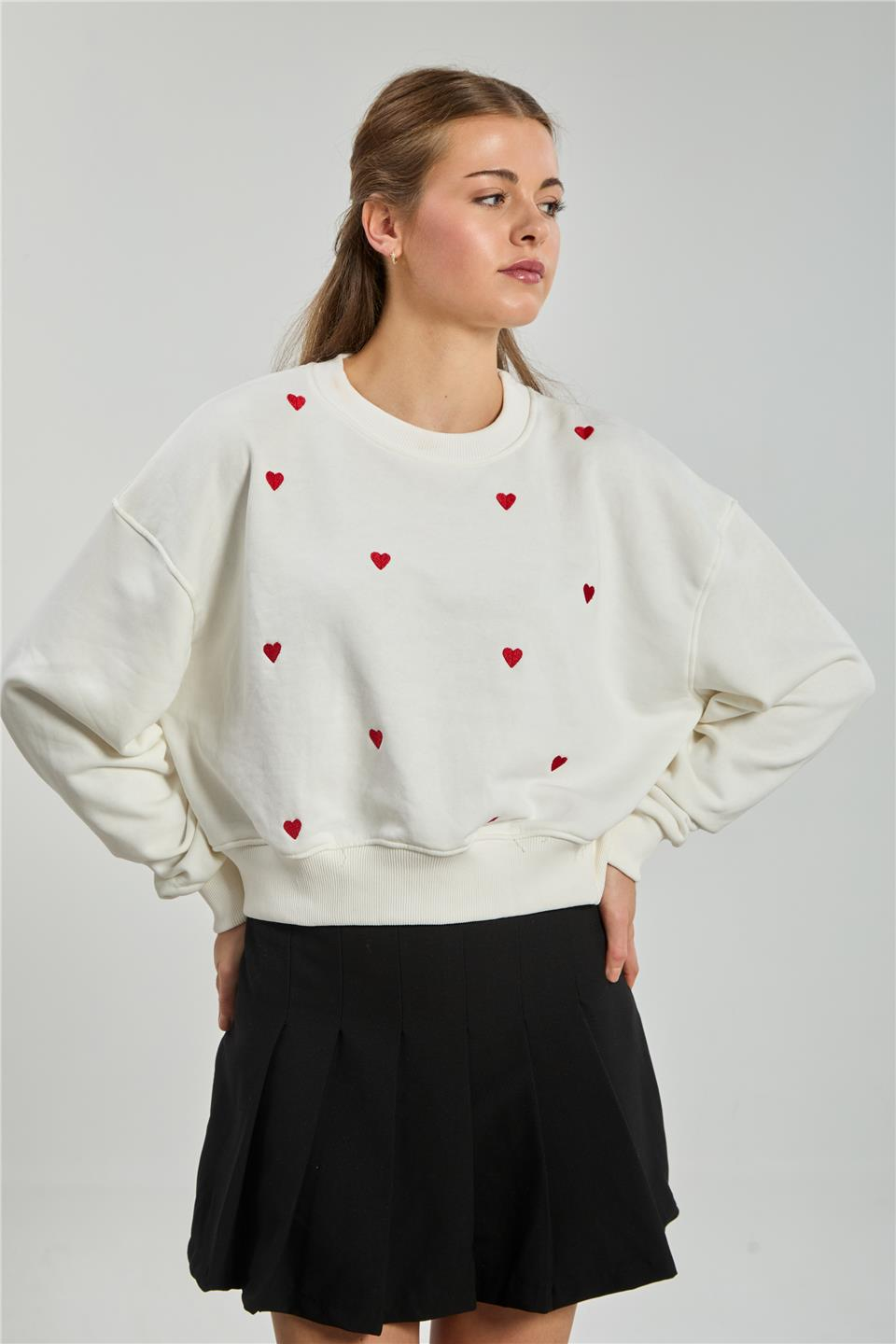 Kalp nakışlı kısa sweatshirt-10700 Ekru