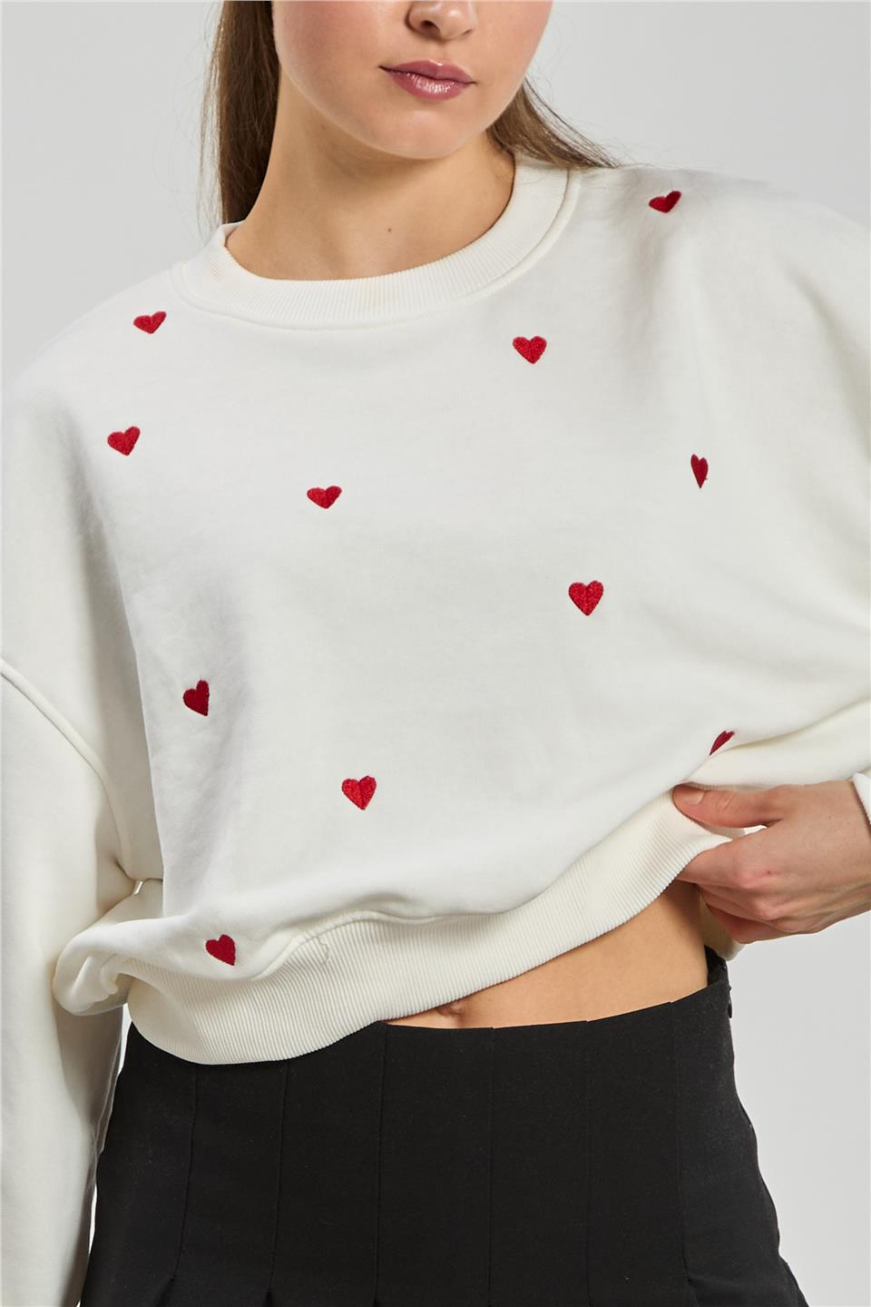 Kalp nakışlı kısa sweatshirt-10700 Ekru