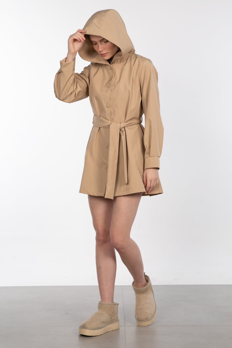 Kapüşonlu çıtçıtlı trenç-5934 Vizon