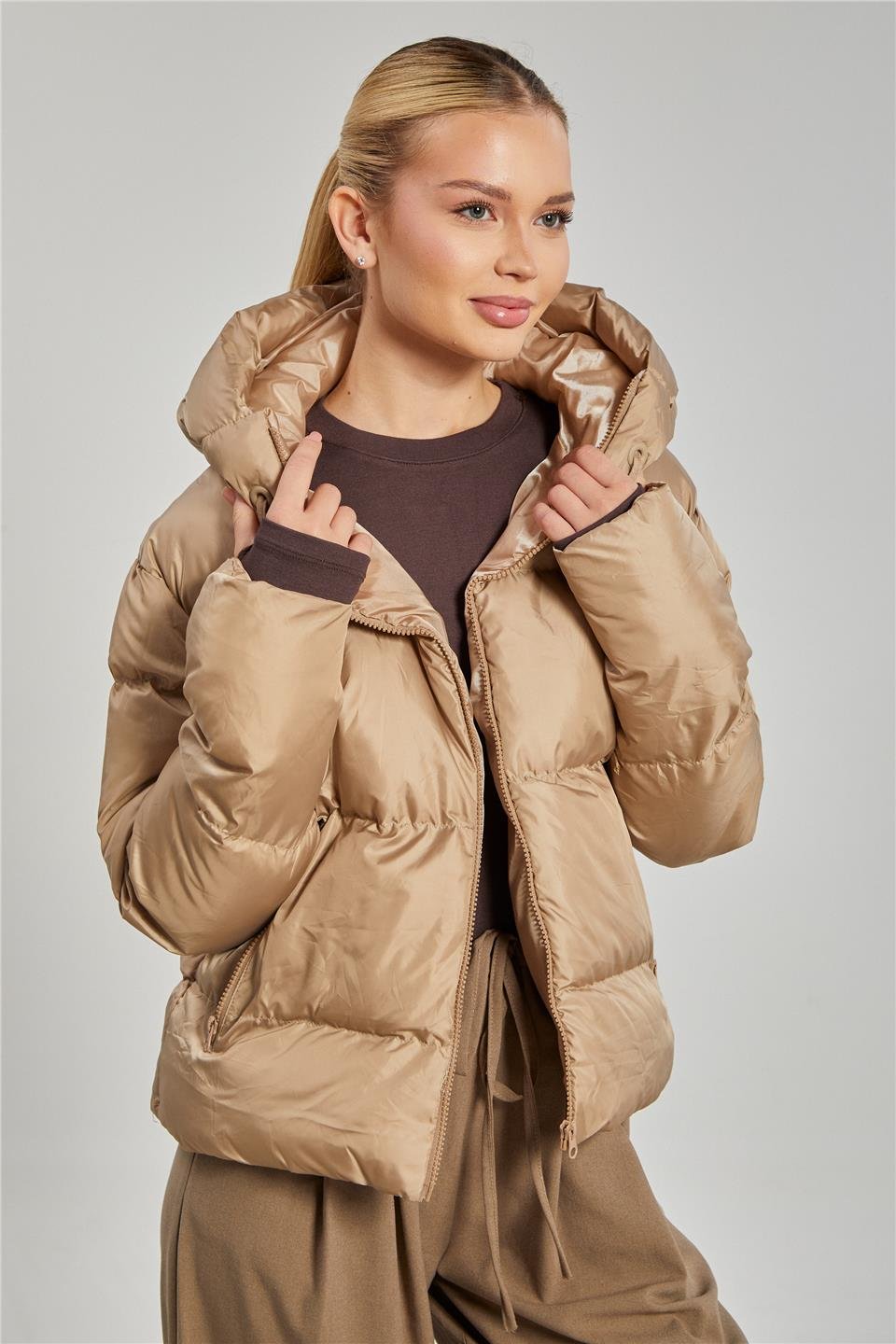 Kapüşonlu şişme mont-22-003 Taş