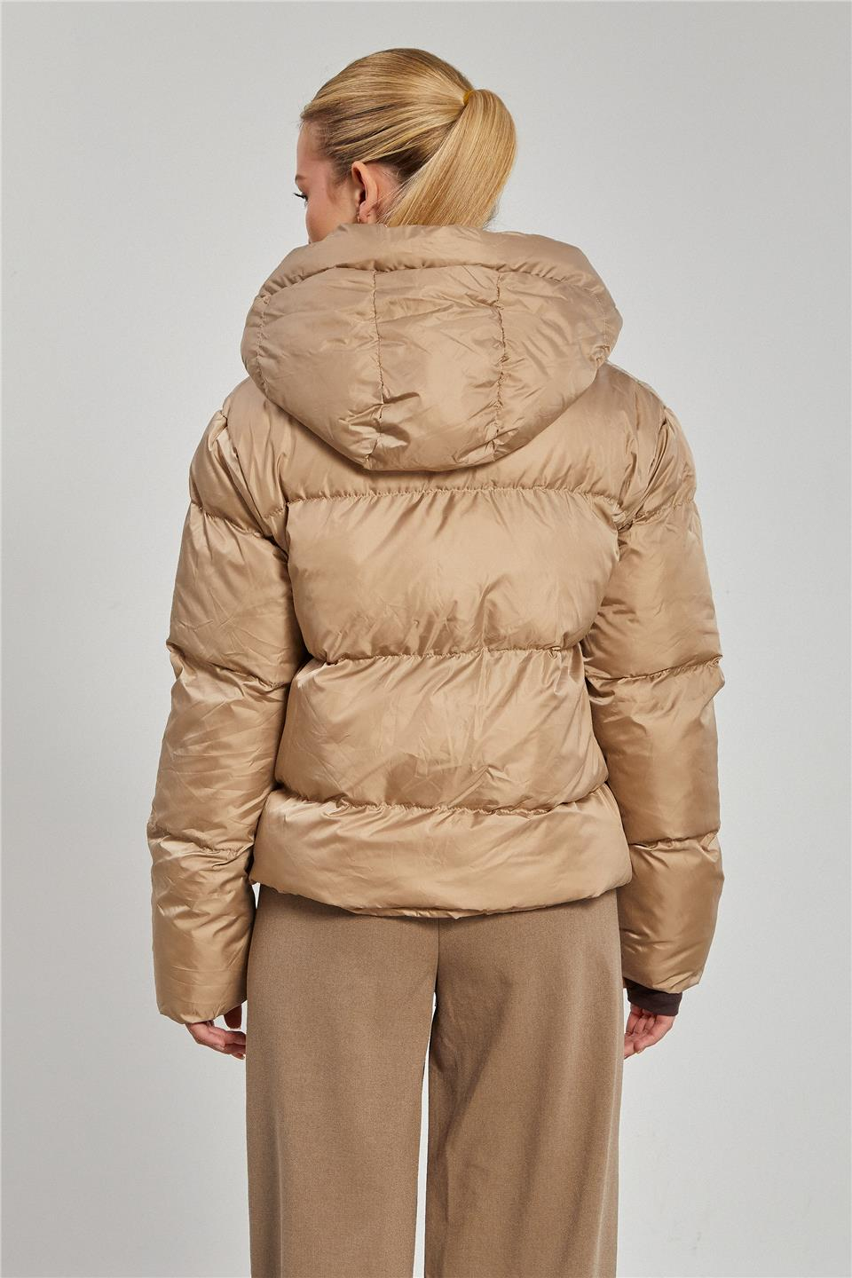 Kapüşonlu şişme mont-22-003 Taş