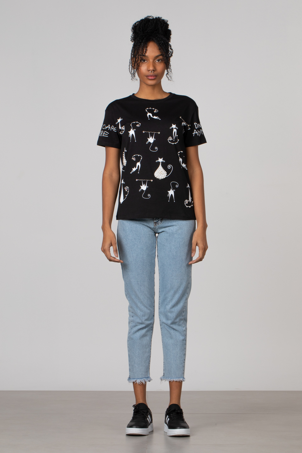 Kedi baskılı taşlı t-shirt-7577 Siyah
