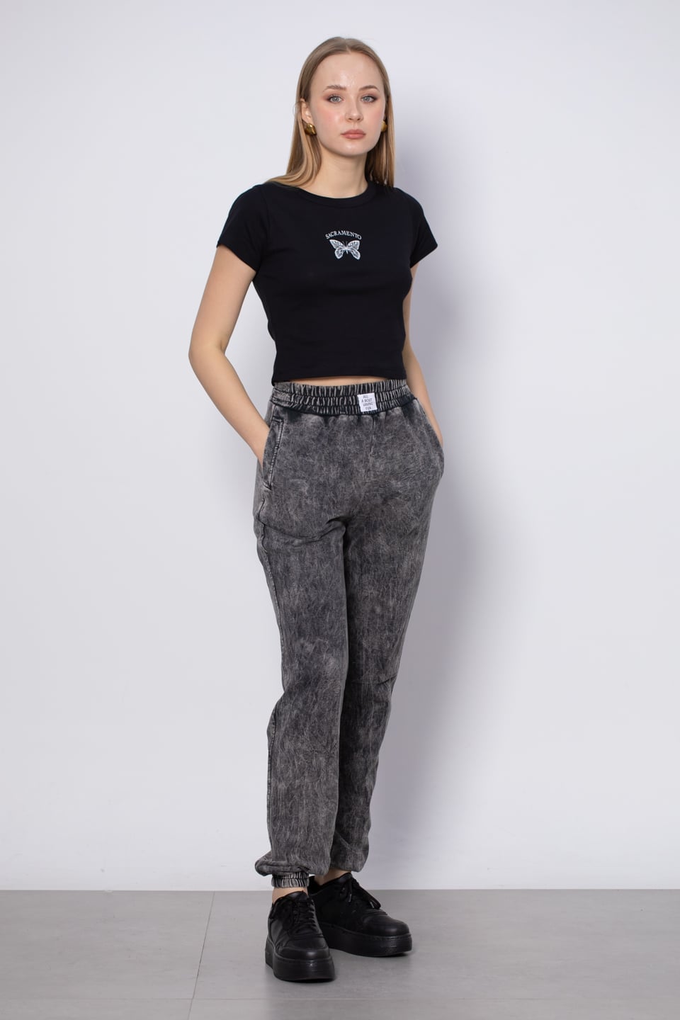 Kelebek Baskılı Crop T-Shirt - Siyah