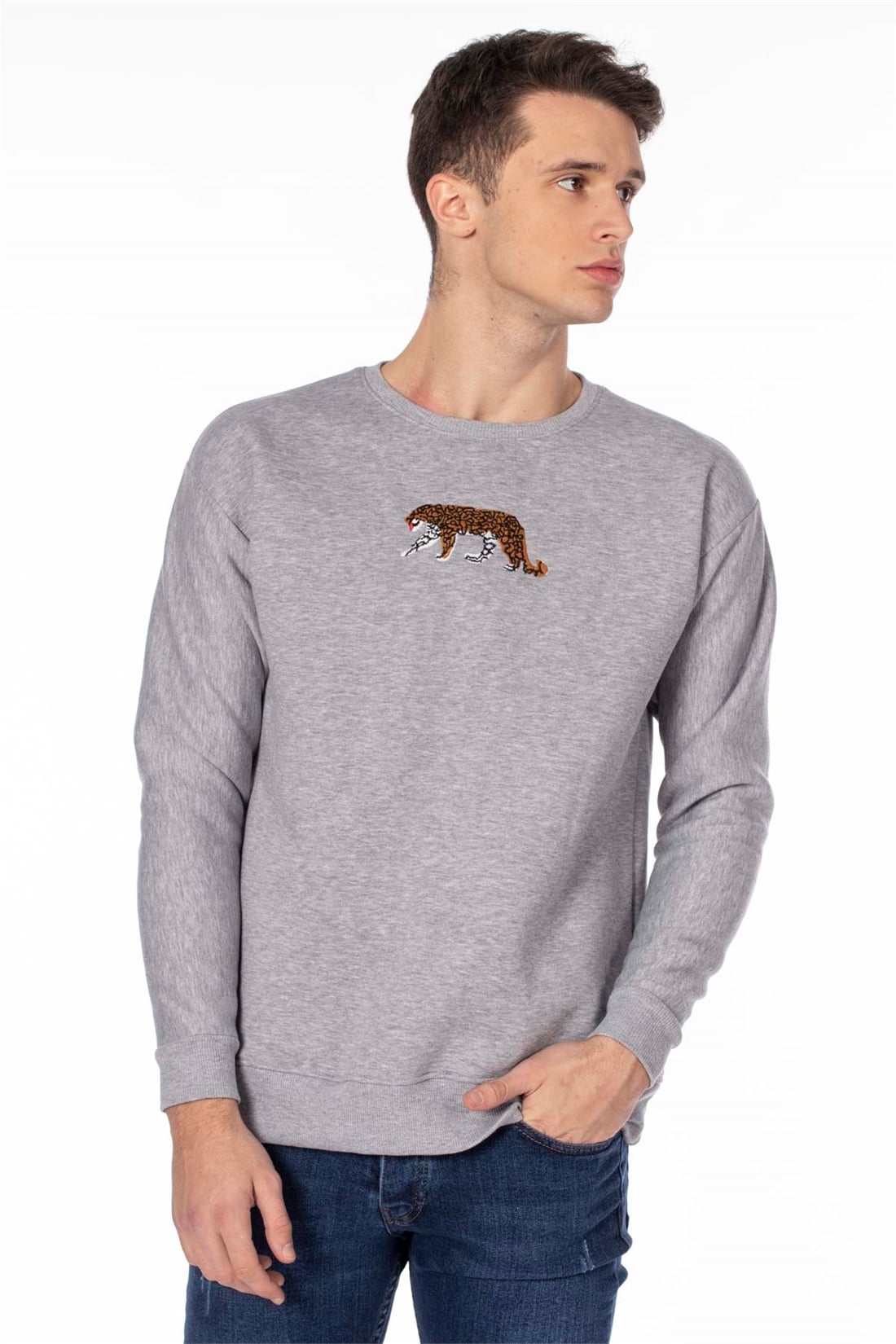 Kolu Kaplan Nakışlı Salaş Sweatshirt-Siyah