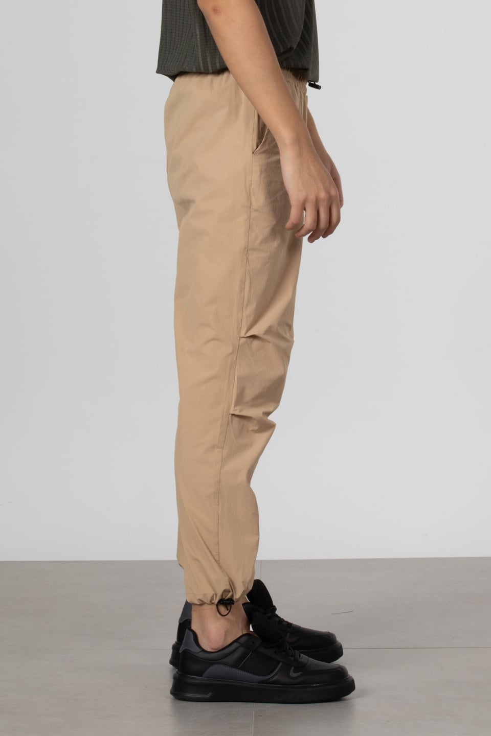 Likralı paraşüt kumaş bol pantolon-9032 Bej