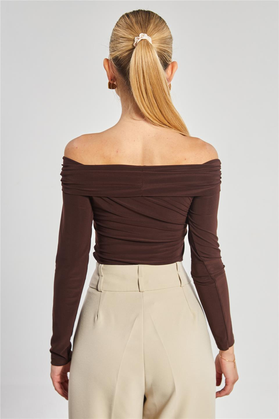 Madonna yaka tokalı bluz-13890 Kahve