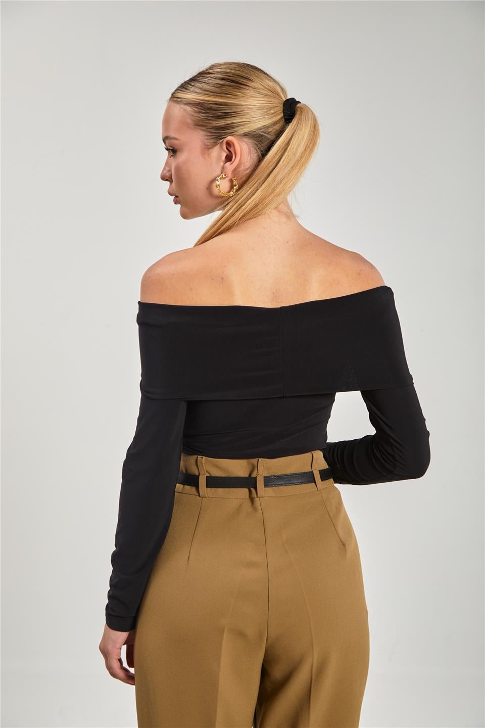 Madonna yaka tokalı bluz-13890 Siyah