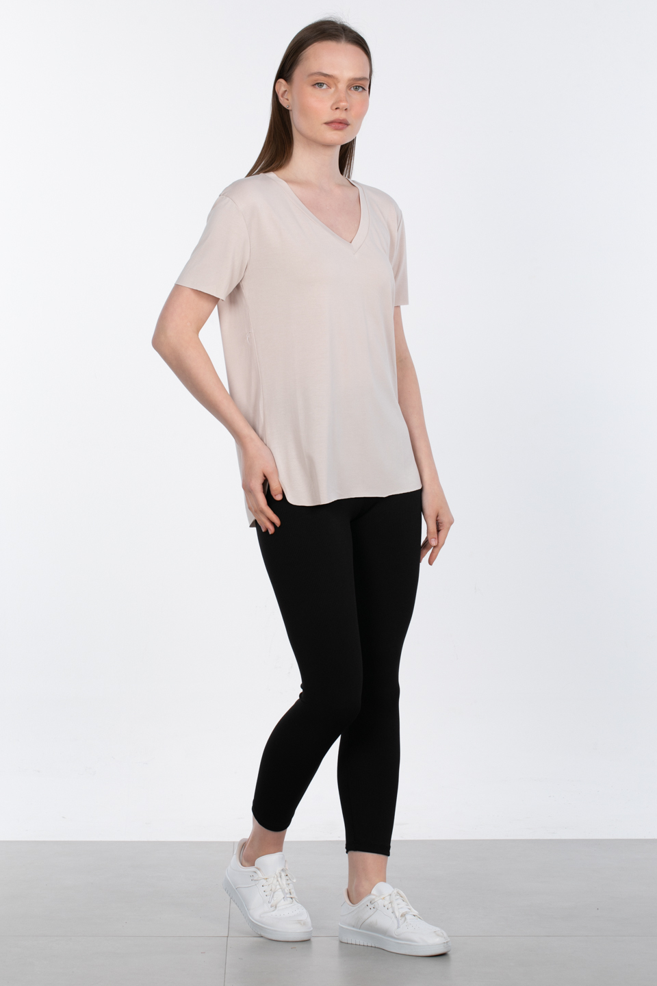 Modal v yaka yanı yırtmaçlı t-shirt-83-146 Taş