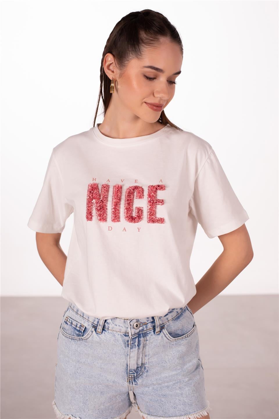 Nice yazılı t-shirt-2507 Beyaz