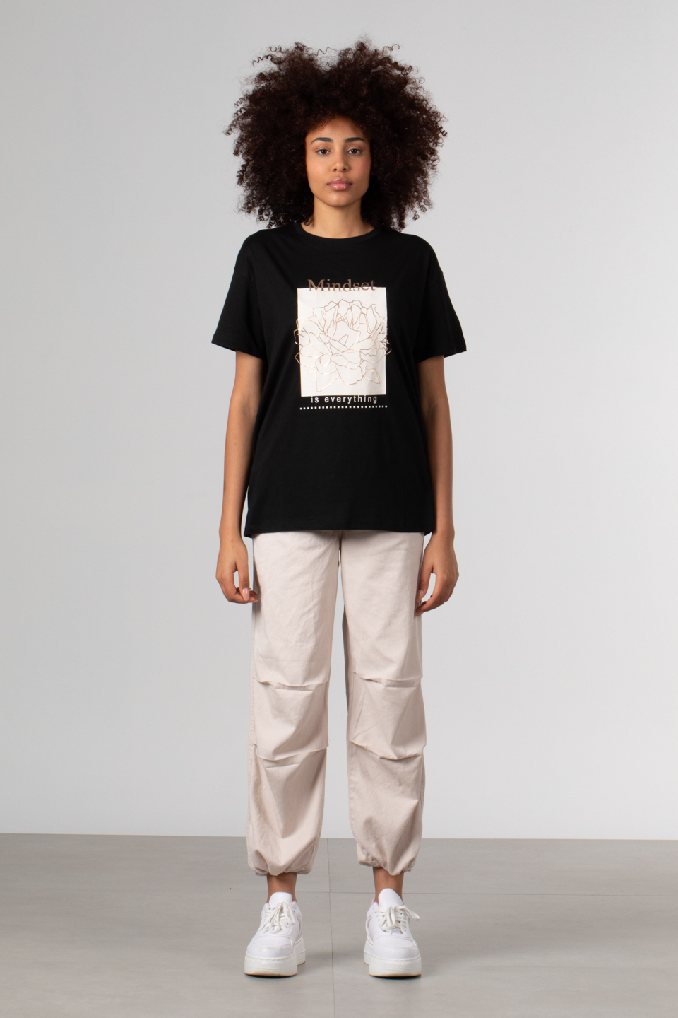 Ön çiçek baskılı t-shirt-DVN0342 Siyah