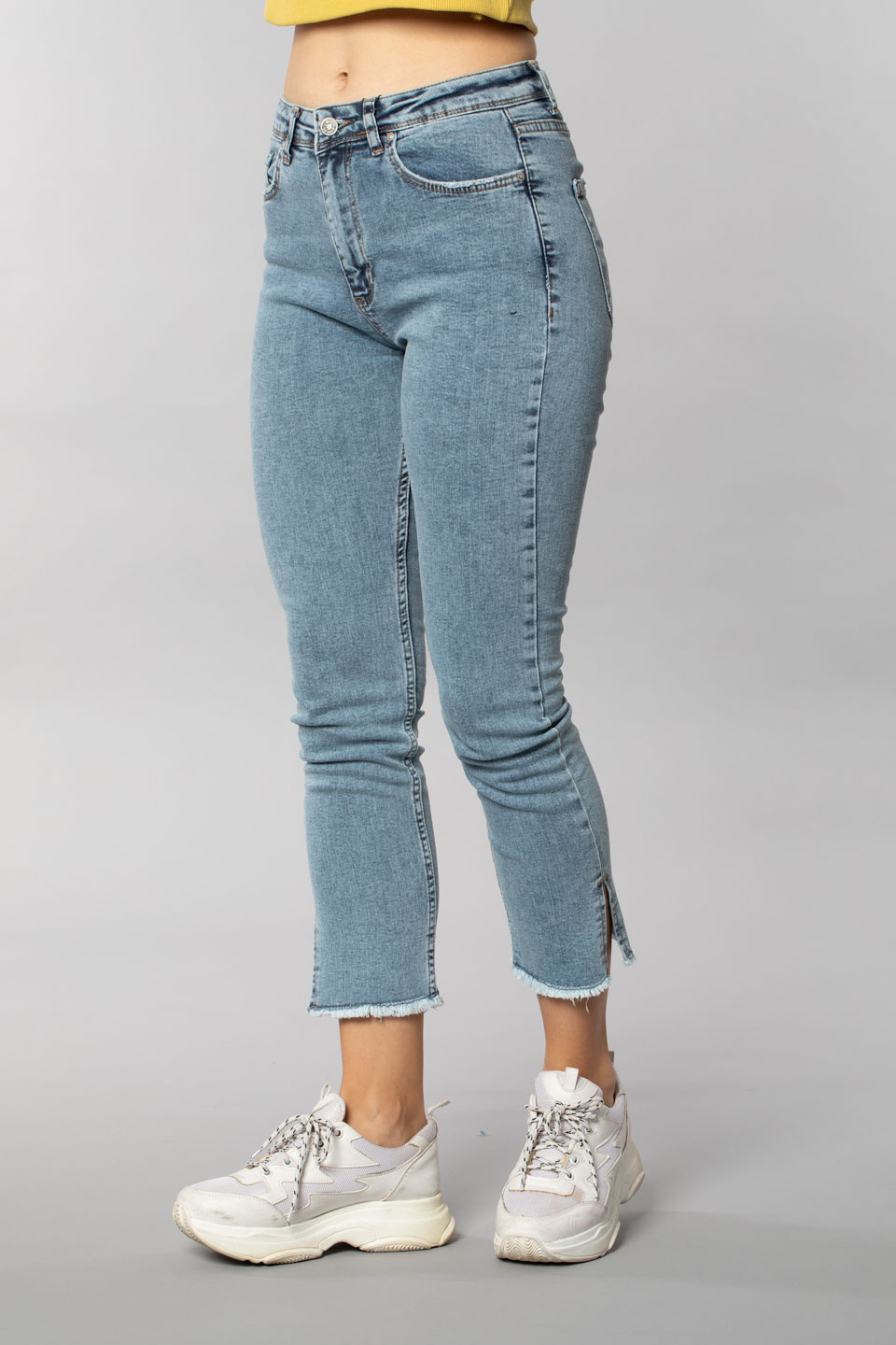Paçası püsküllüyırtmaçlı jean pantolon-1166 O.Mavi