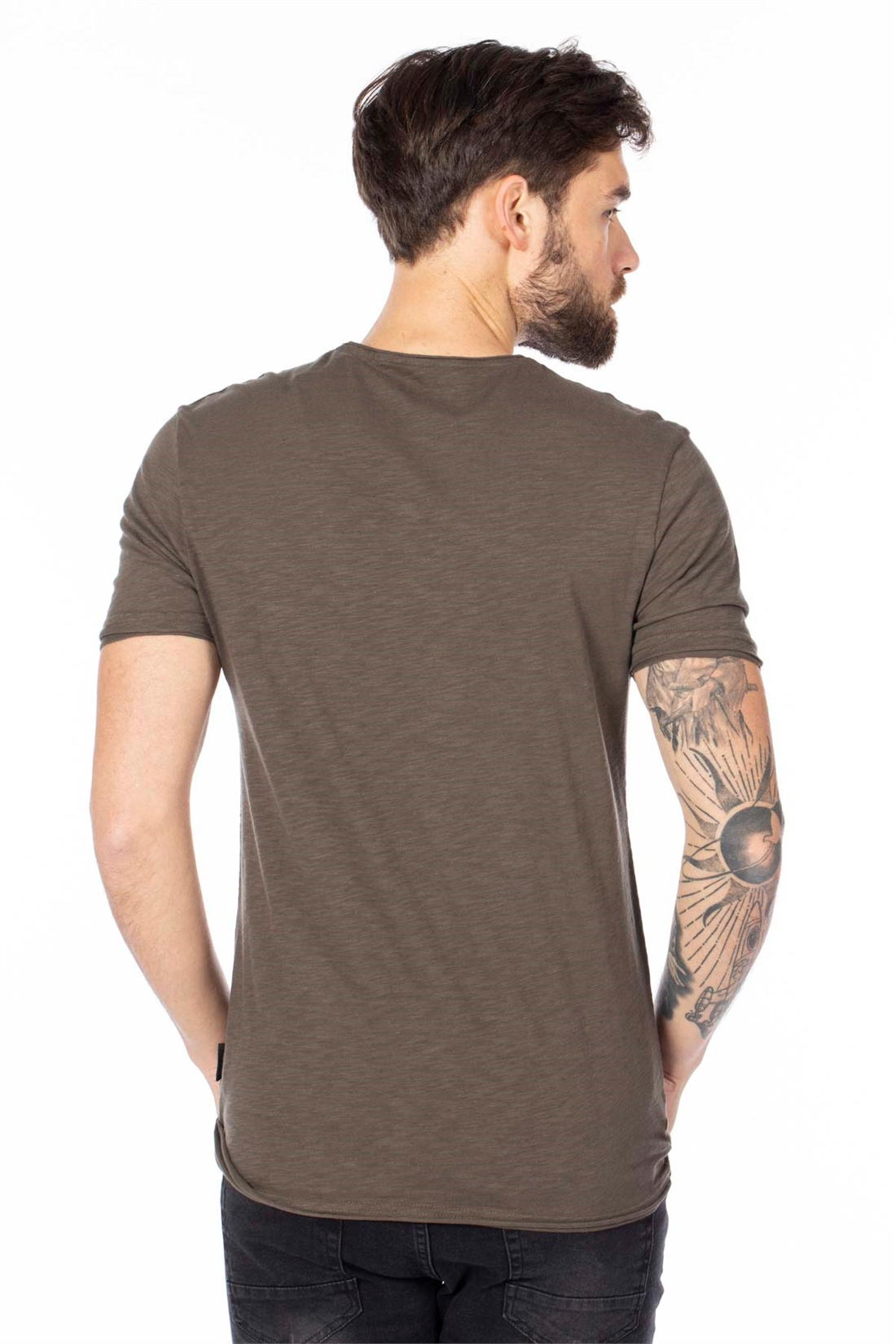 Pis Yaka Flamlı Tek Cepli Basic T-Shirt-Haki