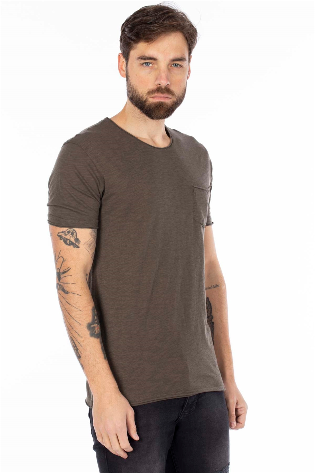 Pis Yaka Flamlı Tek Cepli Basic T-Shirt-Haki