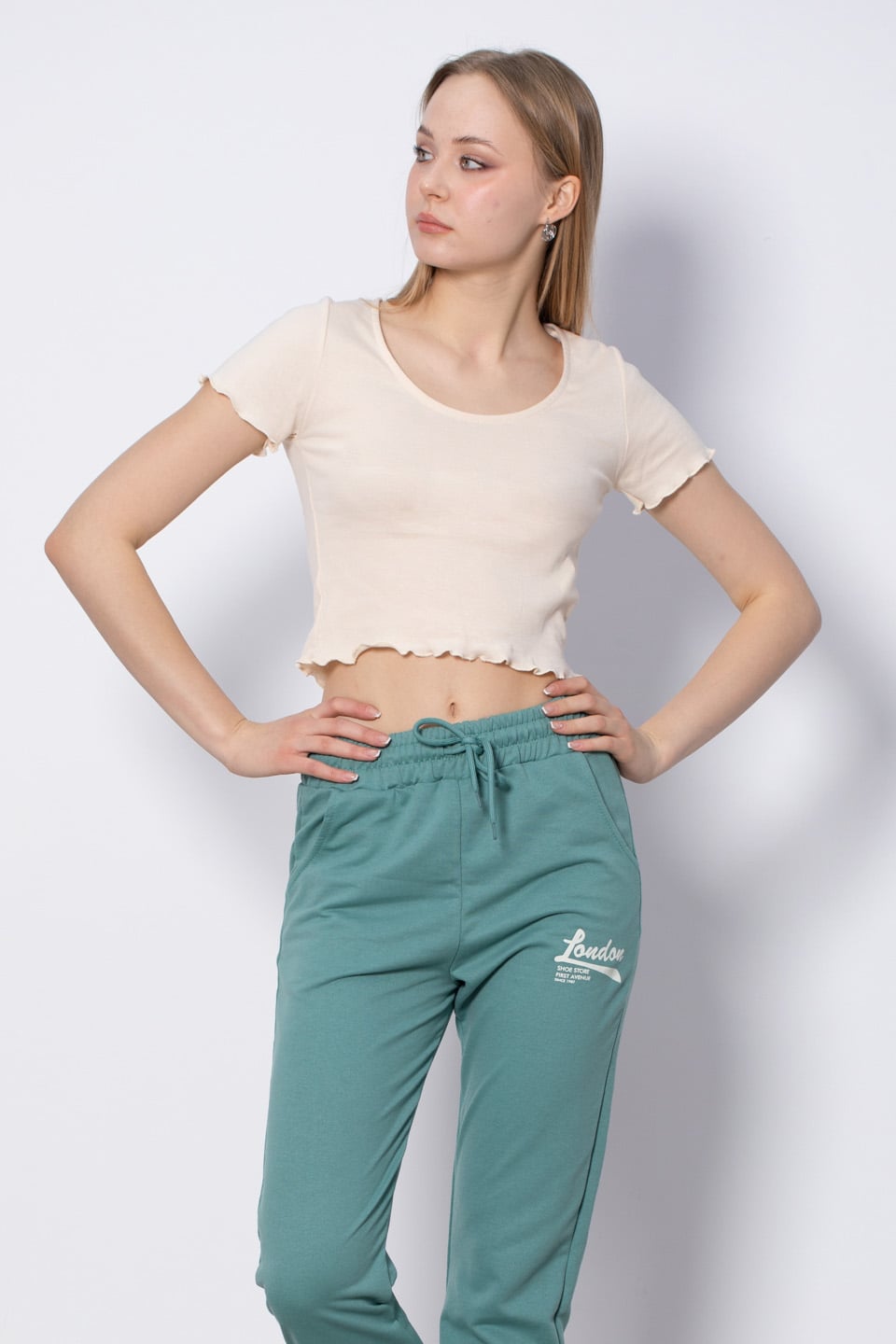 V Yaka Crop T-Shirt - Bej