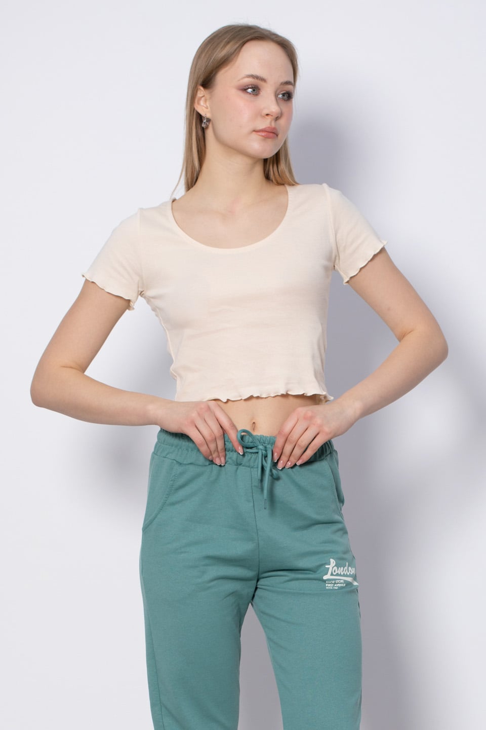 V Yaka Crop T-Shirt - Bej