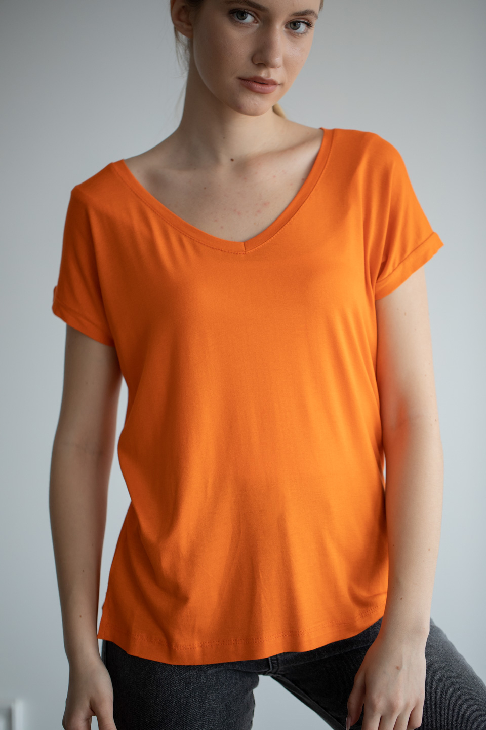 V yaka yırtmaçlı t-shirt-2000 Oranj