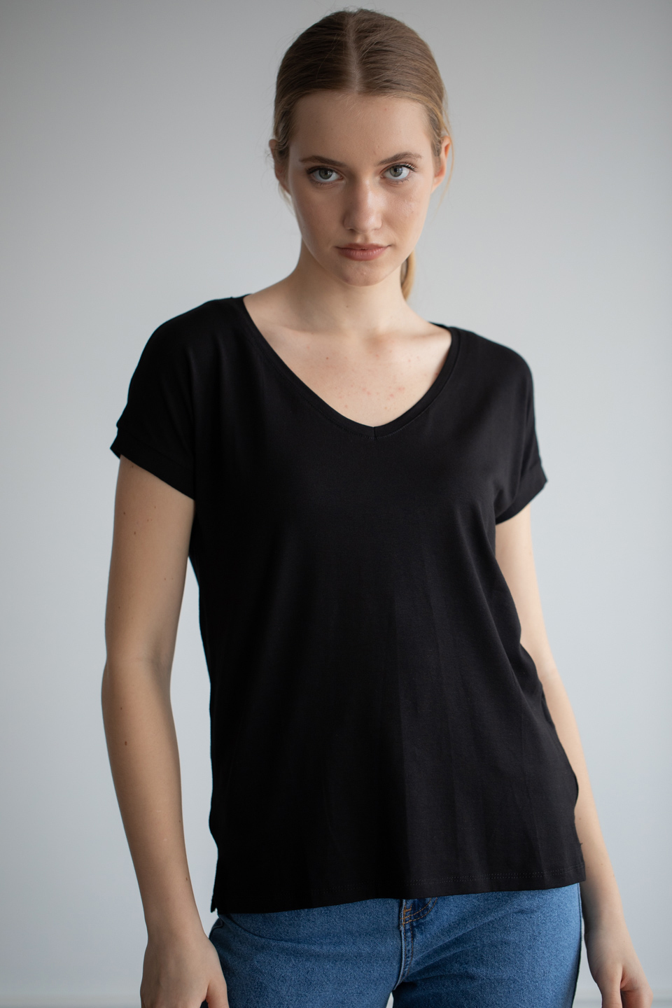 V yaka yırtmaçlı t-shirt-2000 Siyah