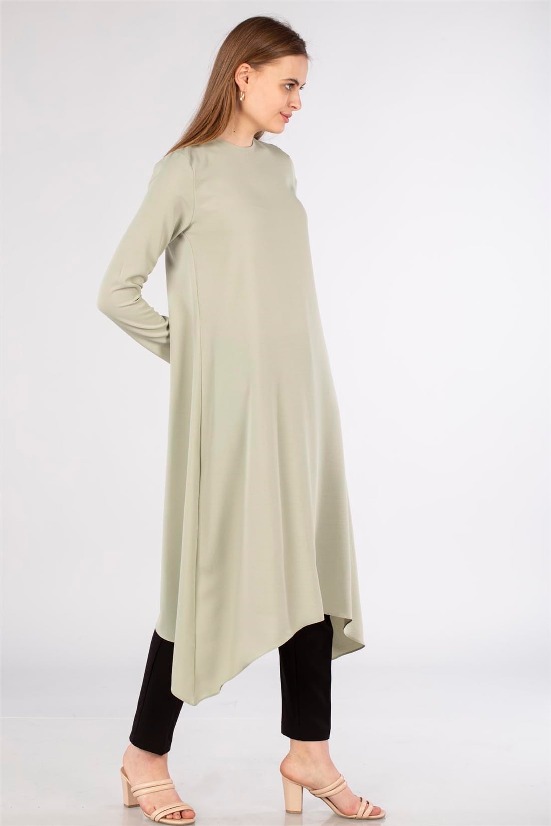 Yakası Biyeli Asimetrik Tunik-Mint
