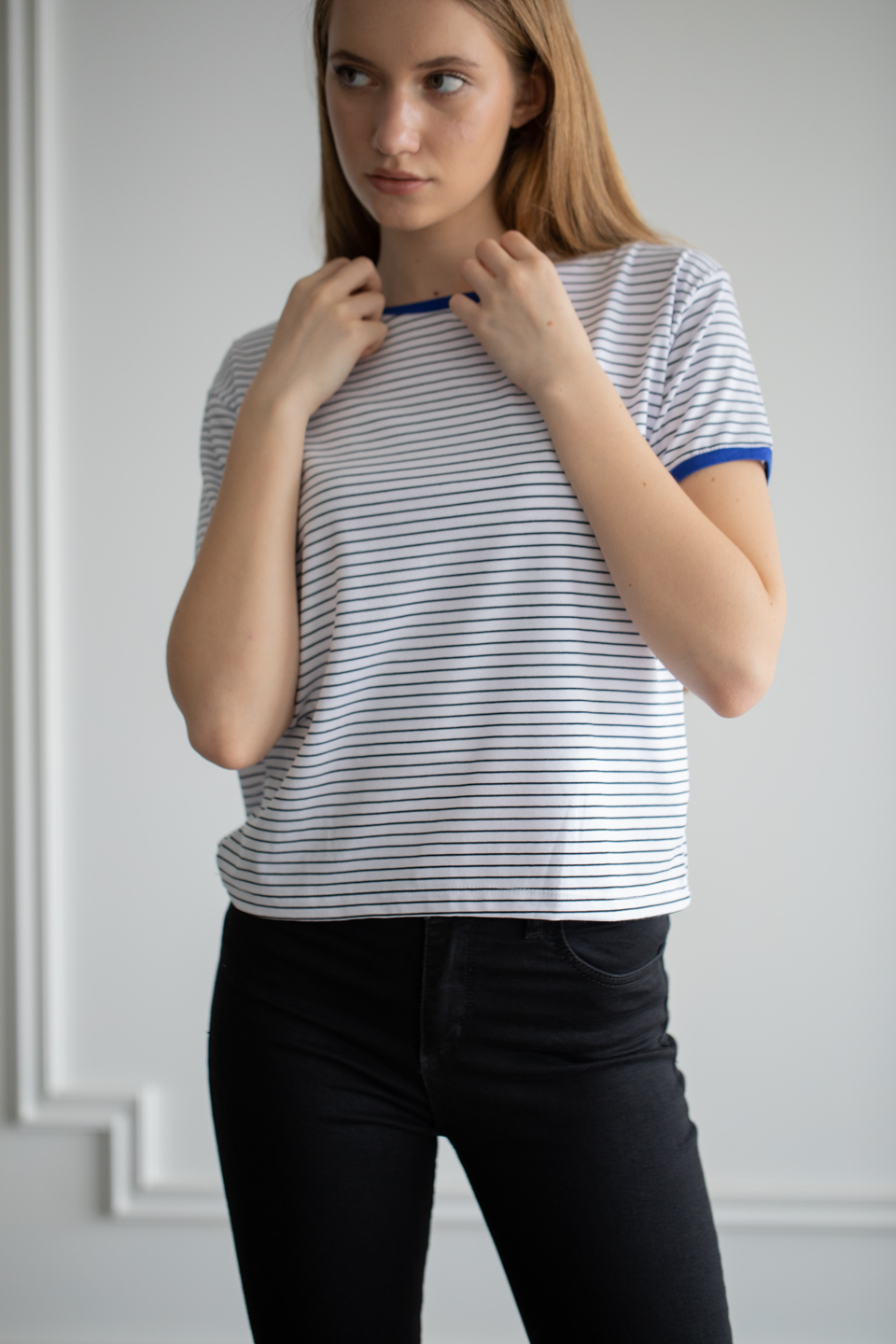 Yakası ve kol ribanası renkli çizgili t-shirt-6060 Saks/Beyaz