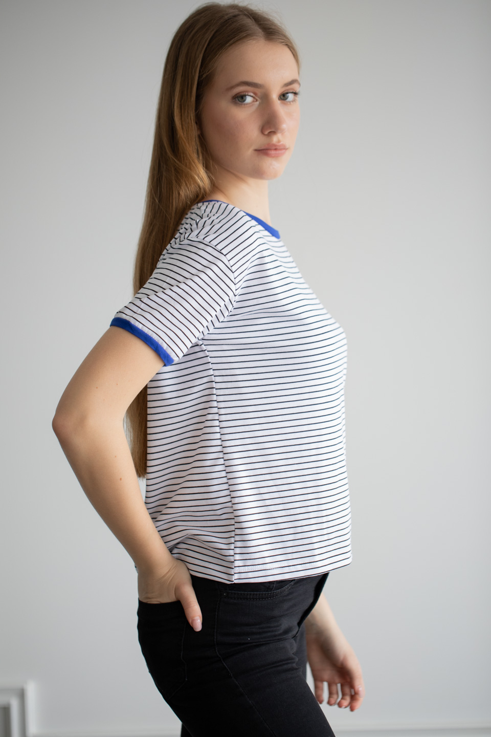 Yakası ve kol ribanası renkli çizgili t-shirt-6060 Saks/Beyaz