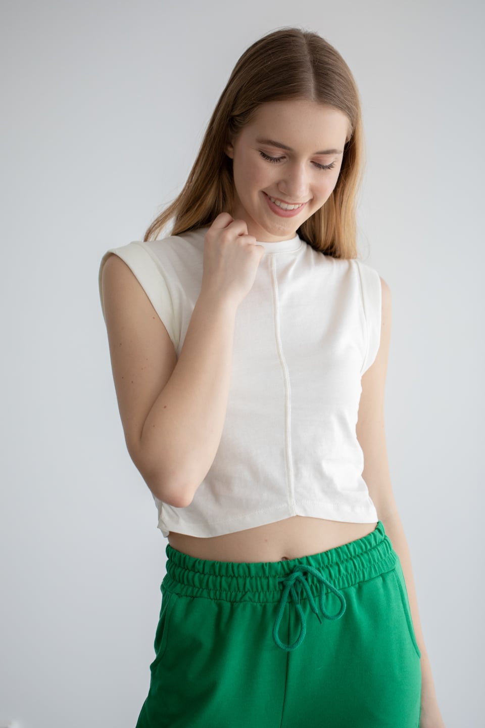 Yanı Büzgülü Kolsuz Crop Body - Ekru