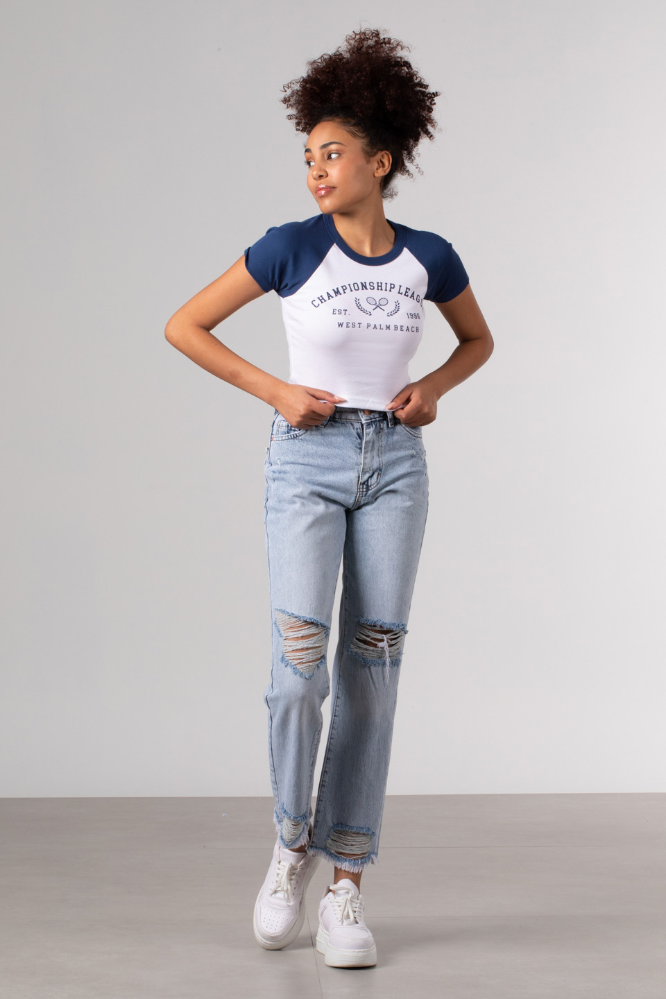 Yazı baskılı garnili crop-4107 Beyaz